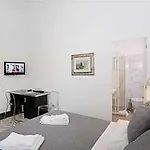 Houspitality Caesar Bed & Breakfast 4*
