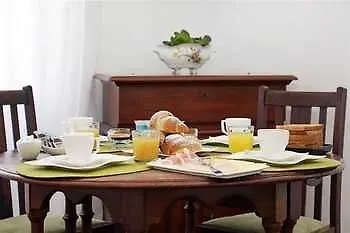 Houspitality Caesar Bed & Breakfast Rome